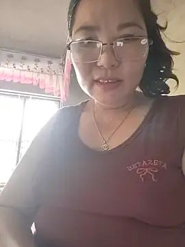 -Titihan- stripchat live cam model