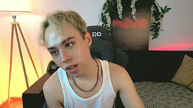 Yan_Cat stripchat live cam model