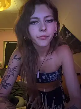 Alina-420 stripchat live cam model