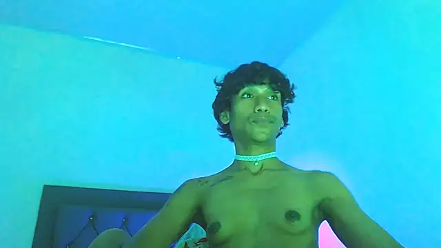 red_veltet stripchat live cam model