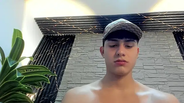 Lander_Cruz stripchat live cam model