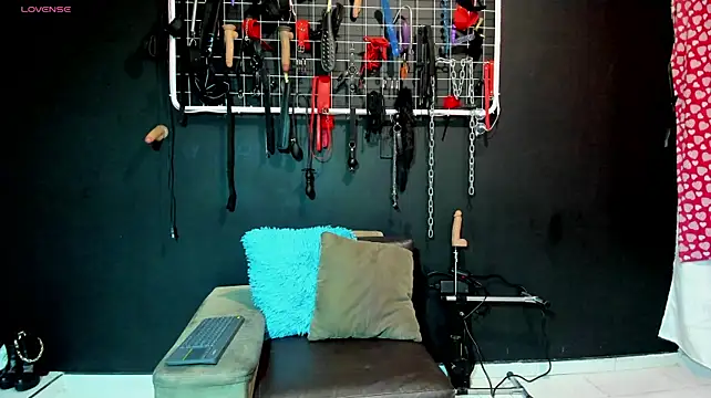Mistress_Lola_bdsm stripchat live cam model