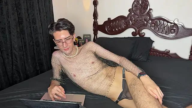 SAINT_GALADRIEL stripchat live cam model