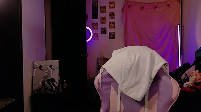 AllyDonfort stripchat live cam model