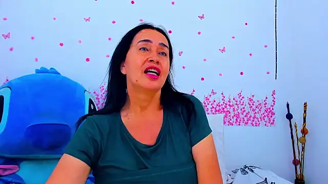 HorniestMilf stripchat live cam model