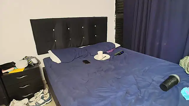 NicoDavisOfficial stripchat live cam model