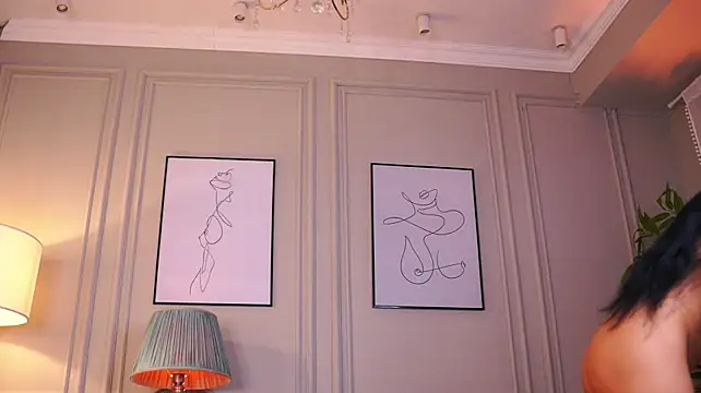 ChicaOra stripchat live cam model
