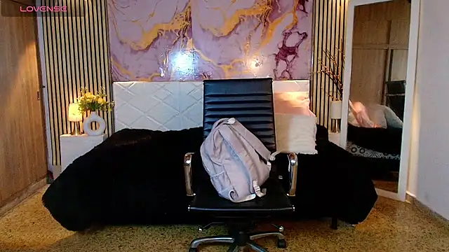 IvyShine7 stripchat live cam model