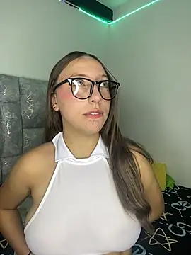 MiaLund2 stripchat live cam model