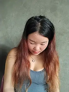 lylylove stripchat live cam model