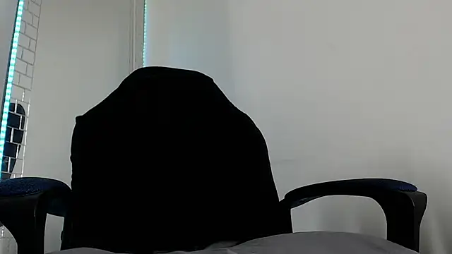 Nash_fit18 stripchat live cam model
