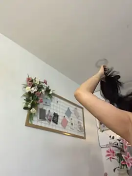 IvonneOwen stripchat live cam model