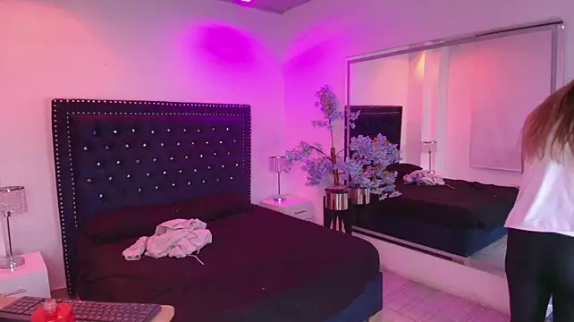 Juliieta_gray stripchat live cam model