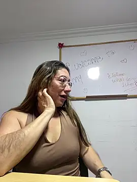 kaylaMinov_ stripchat live cam model