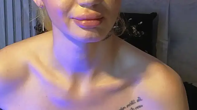 KarmaArms stripchat live cam model