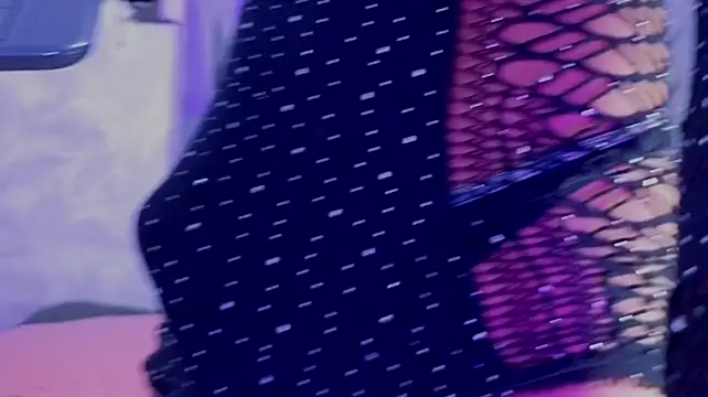 july_quinzel stripchat live cam model