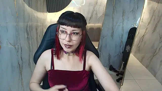 Ravenn_r stripchat live cam model