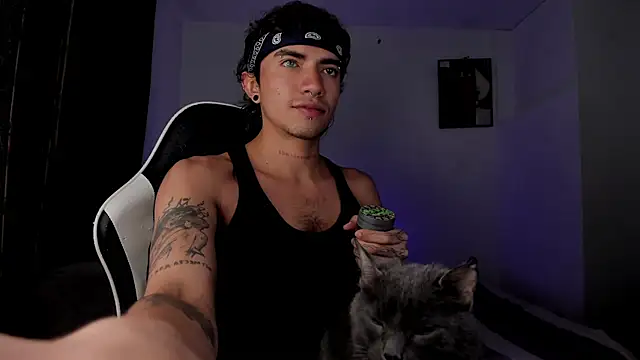 darkodarkoo stripchat live cam model