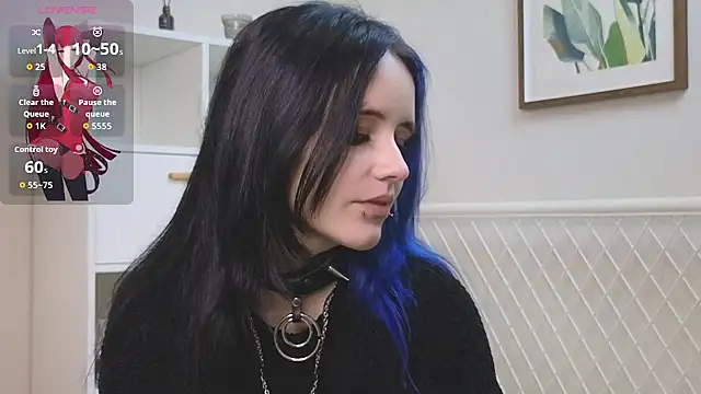 IlonaLovers stripchat live cam model