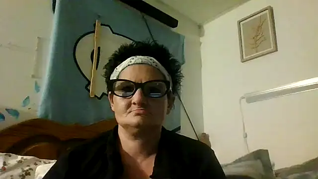 Onya69 stripchat live cam model