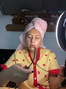 pophia56 stripchat live cam model