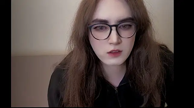MinniMaksy stripchat live cam model