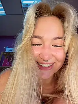 Rimmahottes stripchat live cam model