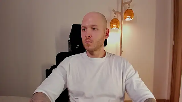 Adam_Meyer10 stripchat live cam model