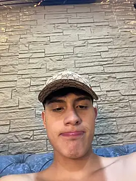 Lander_Cruz stripchat live cam model