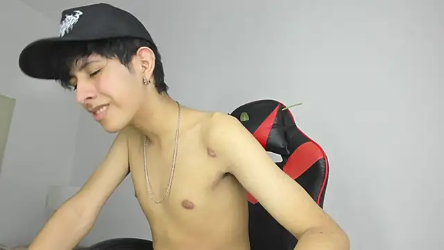 julian_xx stripchat live cam model