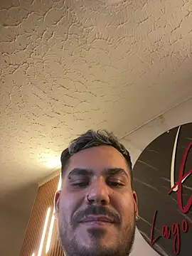 LatinBearX stripchat live cam model