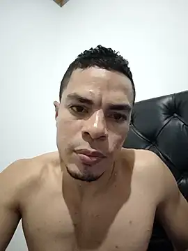 bullsex12 stripchat live cam model