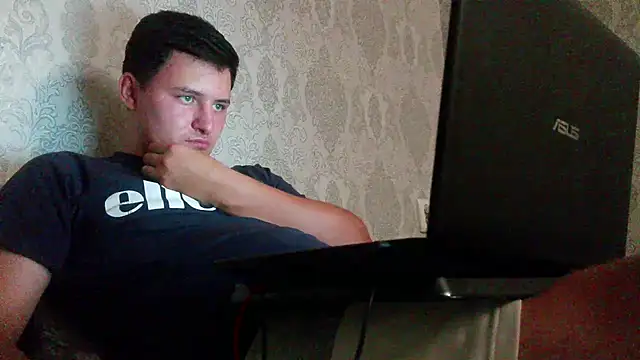 miki_lav1 stripchat live cam model