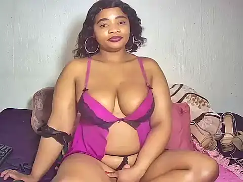 RoxyLuvxxxx stripchat live cam model