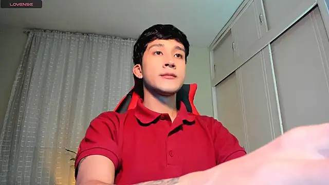 tom_Howard stripchat live cam model