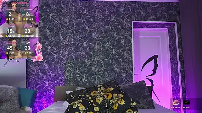 BrianaGolddenn stripchat live cam model