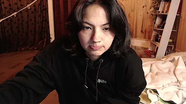 Asaray_T stripchat live cam model
