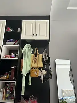 yuanpu0925 stripchat live cam model