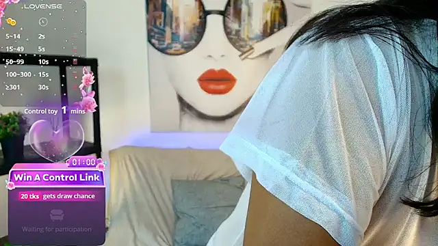 Luna_Ferrer10 stripchat live cam model