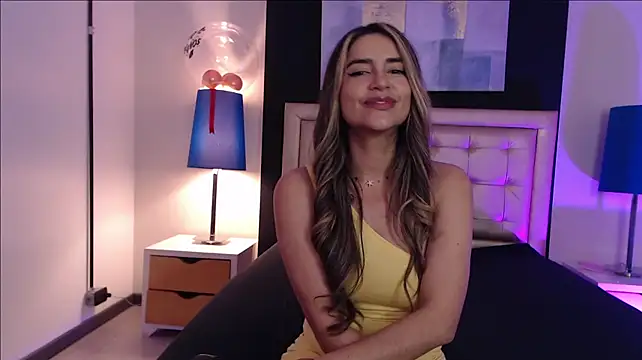 SofyaLane stripchat live cam model