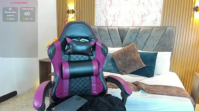 Izzy_lux stripchat live cam model