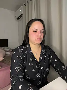 Nandaa02 stripchat live cam model
