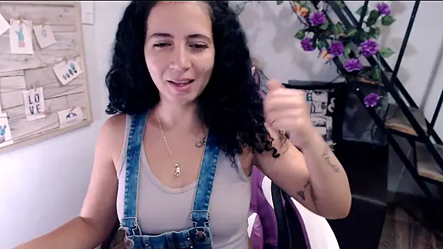 samantha_baby_ stripchat live cam model
