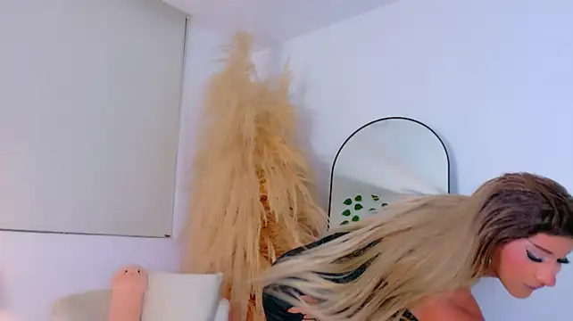 AnikaDragun stripchat live cam model