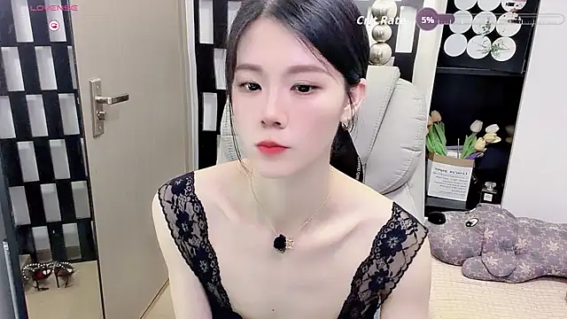Yueyue-MM stripchat live cam model