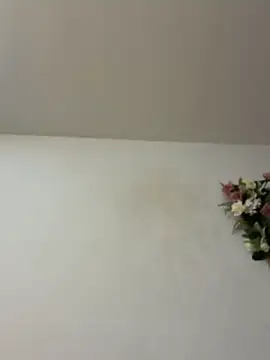 IvonneOwen stripchat live cam model