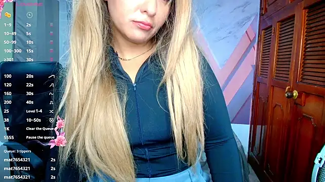 raylin_escobar stripchat live cam model