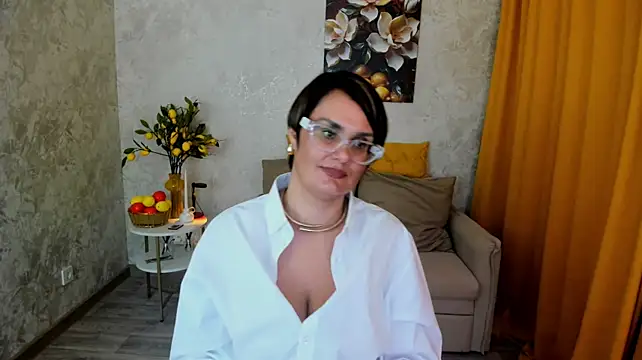 MayaNoire stripchat live cam model