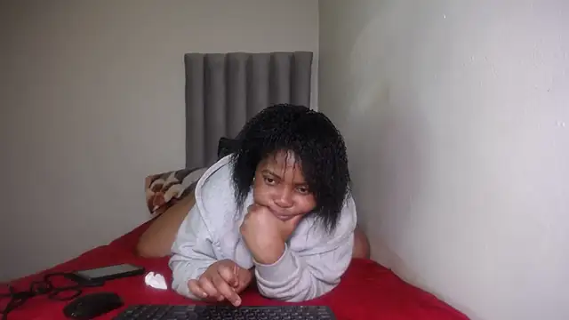 Kenza03 stripchat live cam model