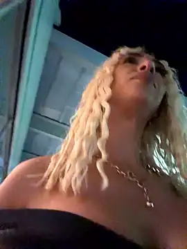 KelseyJunes stripchat live cam model